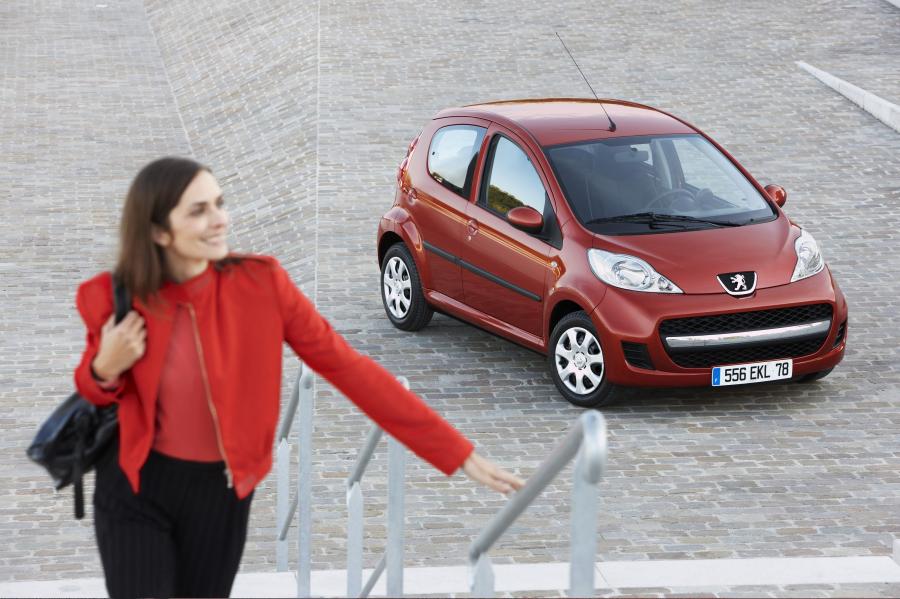  Peugeot 107 2009 года  (фото 21 из 30)